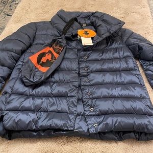 Women’s size medium winter jacket. Never been worn with tags